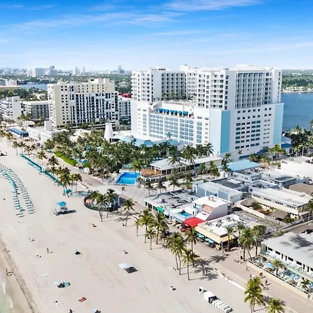 Stylish Hobe Loft Cozy Beach Unit #3 Apartment